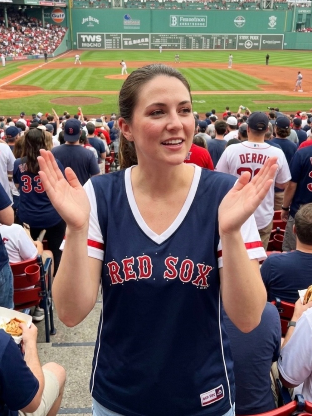 Majestic Boston Red Sox XL Curveball Babe T-Shirt MLB Baseball Blockcore Sports